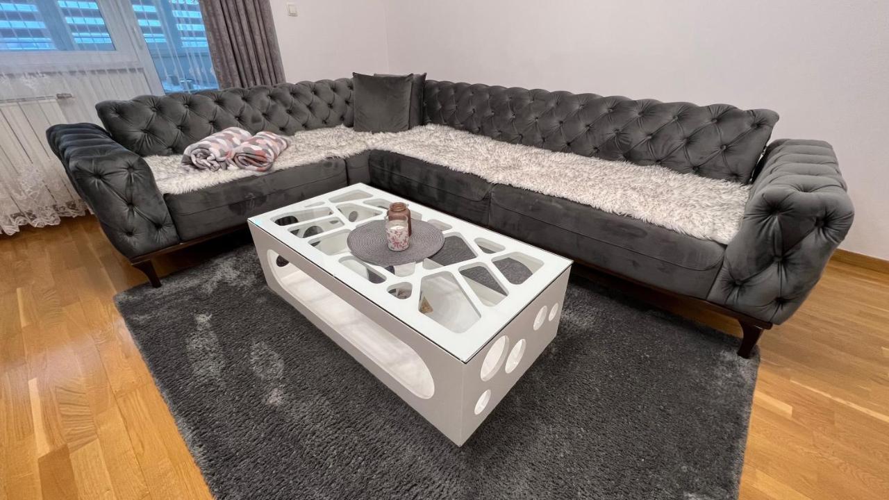 Apartman Nejra Тузла Экстерьер фото
